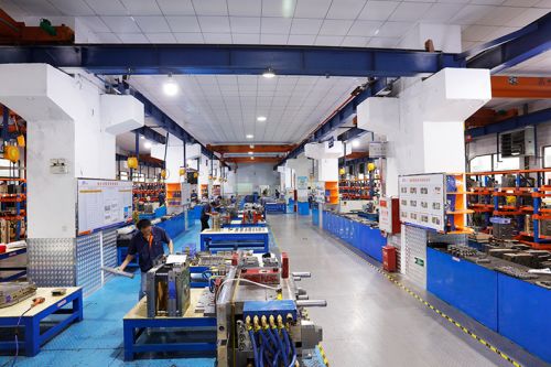 唯科模塑核心技術(shù)達國際先進水平，為全球市場提供堅實技術(shù)支撐